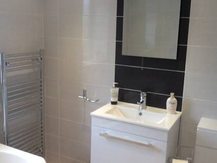Stuart Bell Tiling Ltd — Photos 3